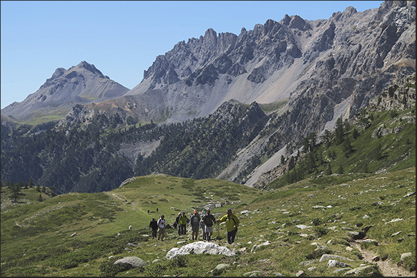 Running at high altitude towards the border with France