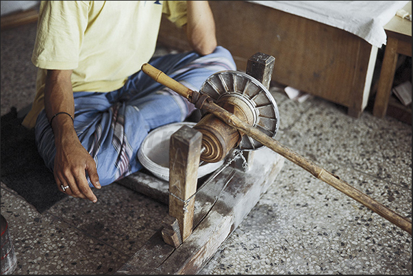 City of Jaipur. Craftsman at work in a jewelry store