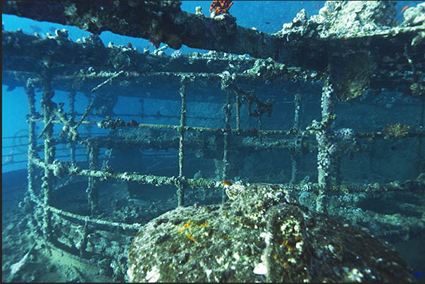 The cage of the wheelhouse controls aft of the ship