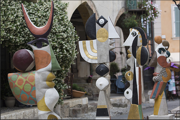 Place des Arcades, the main square near the church. In the square are exhibited sculptures by various artists