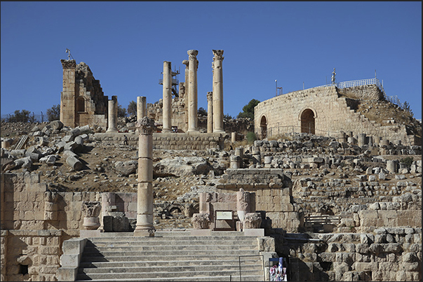 Temple of Zeus and, to the side, the theatre in the southern area