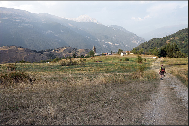 In the evening, return to the village of Chateau-Beaulard, completing the circular route