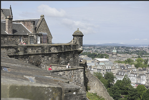 Watchtowers on the walls of Edinburgh Castle Watchtowers on the walls of Edinburgh Castle