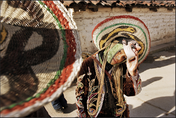 Chichicastenango. The clothes require the application of stones, mirrors, beads, embroidery and rattles
